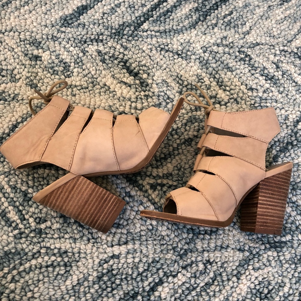 Hinge lace up taupe/nude block sandals - Picture 4 of 8